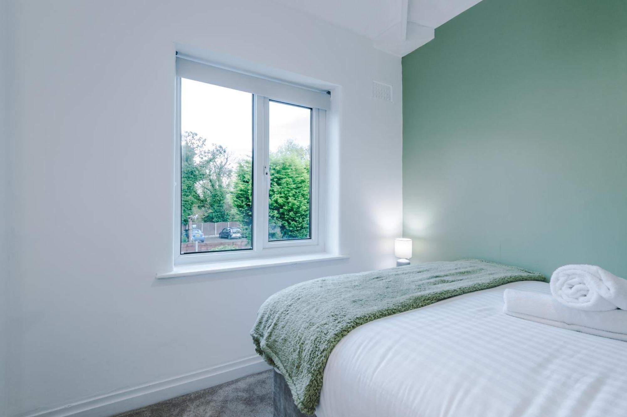Holiday home New! 4-bed In By 53 Degrees Property, Ideal For Business & Long Term Contractor Stays, Sleeps 10! Manchester