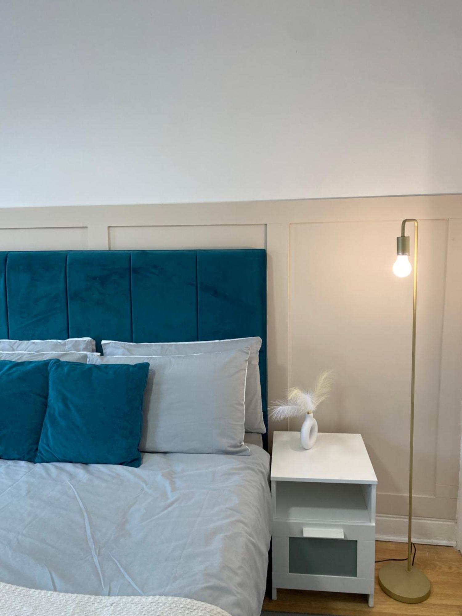 Traditional Home-games Room-free Parking Apartment Manchester