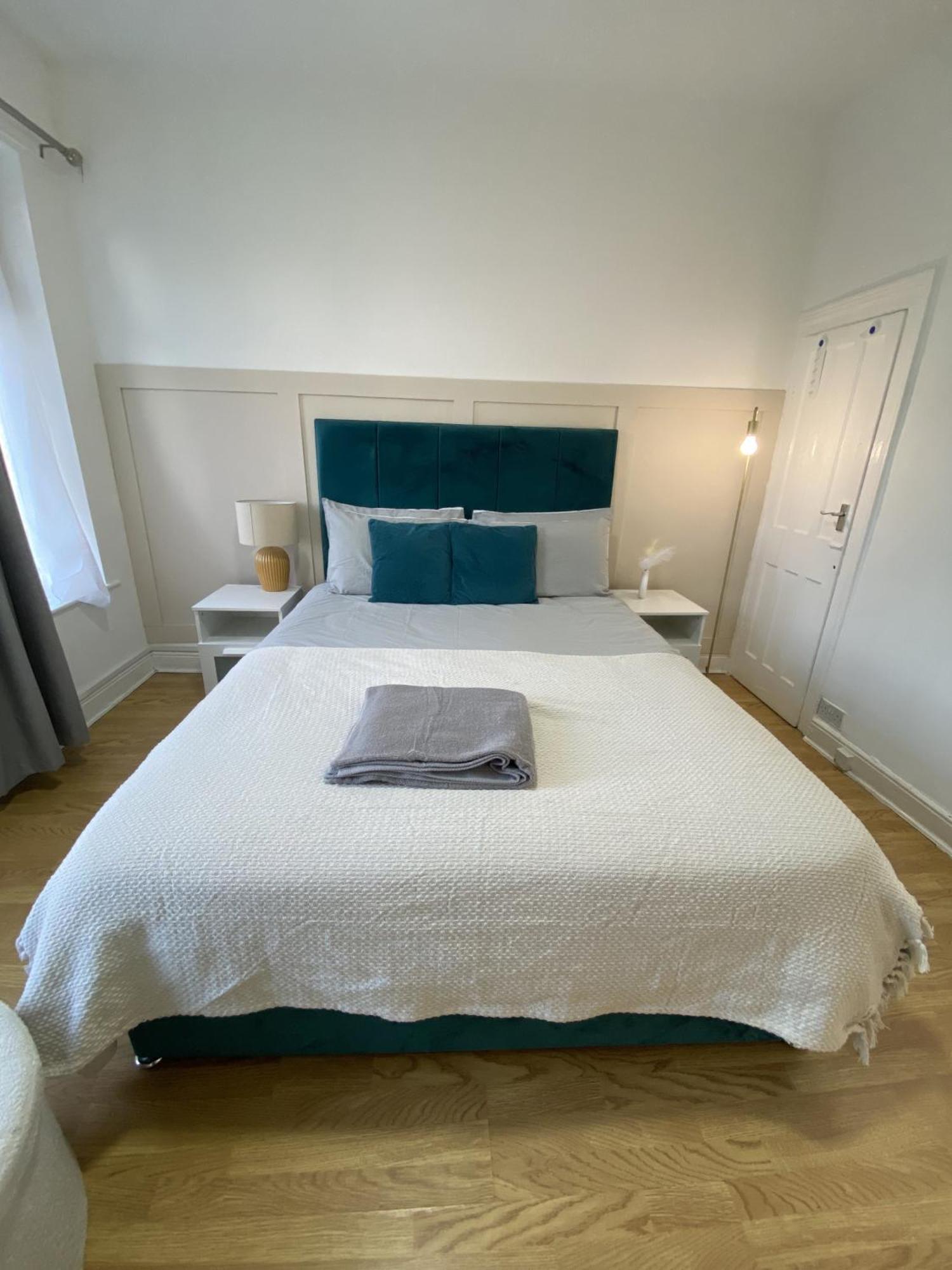 Holiday home Spacious 2-Bed Near Etihad-Games Room-Free Parking *
