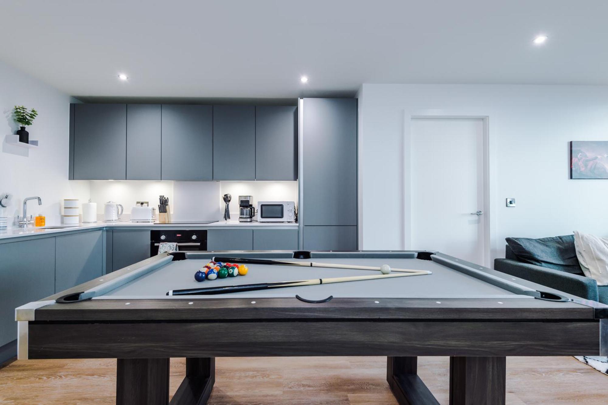 Modern 2 Bed In Centre With Pool Table
