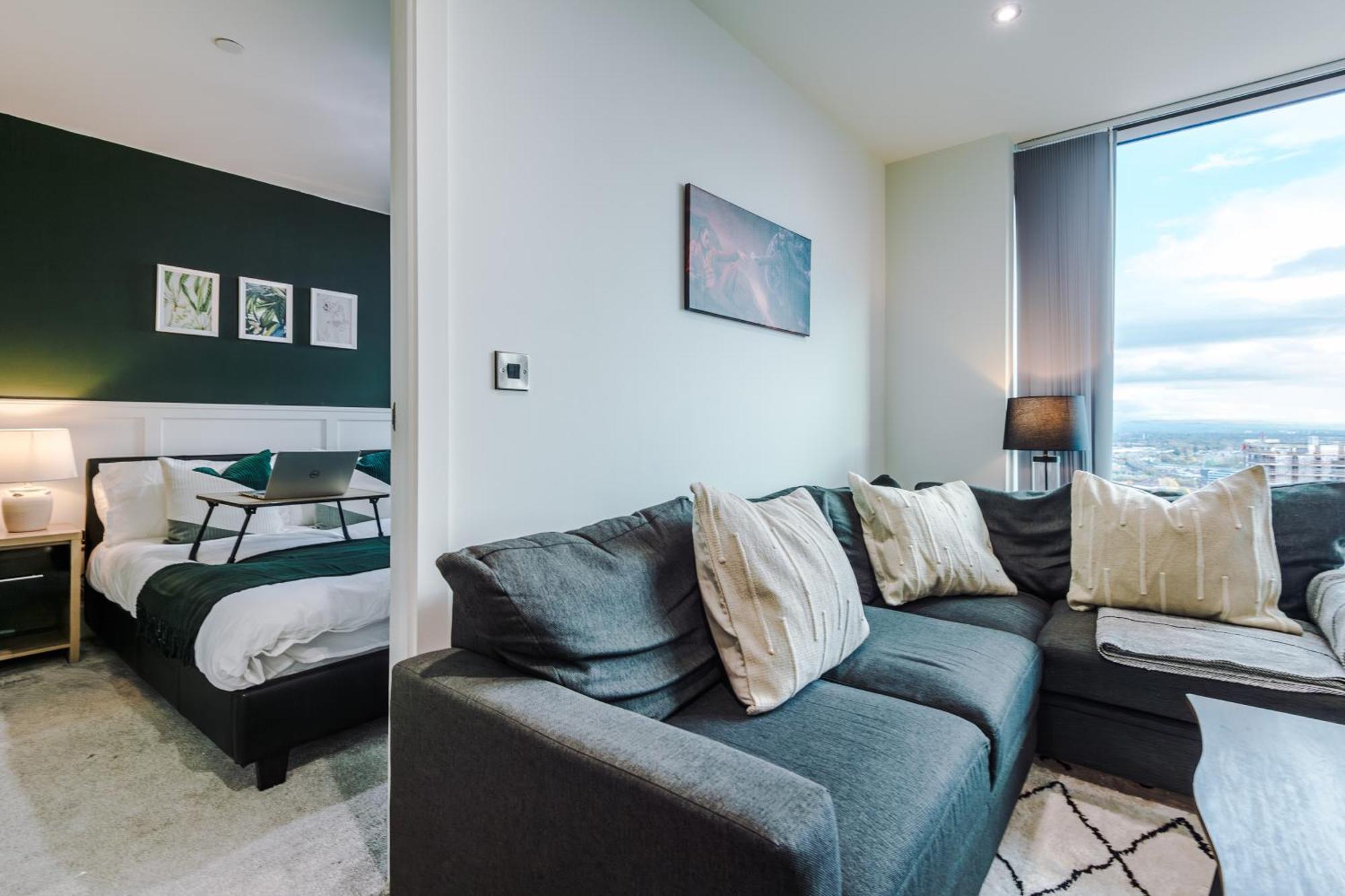 Apartment Modern 2 Bed In Centre With Pool Table *