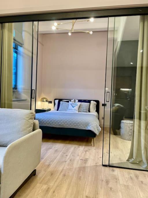 Apartment Chic City *