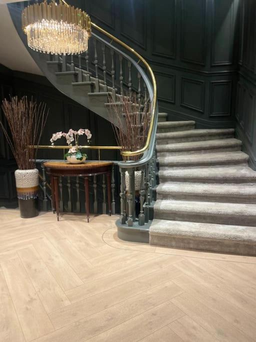 Chic City Apartment *
