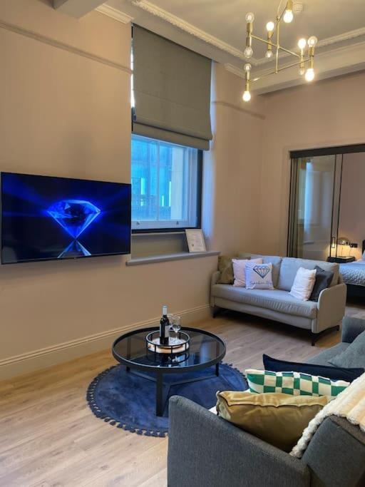 Apartment Chic City