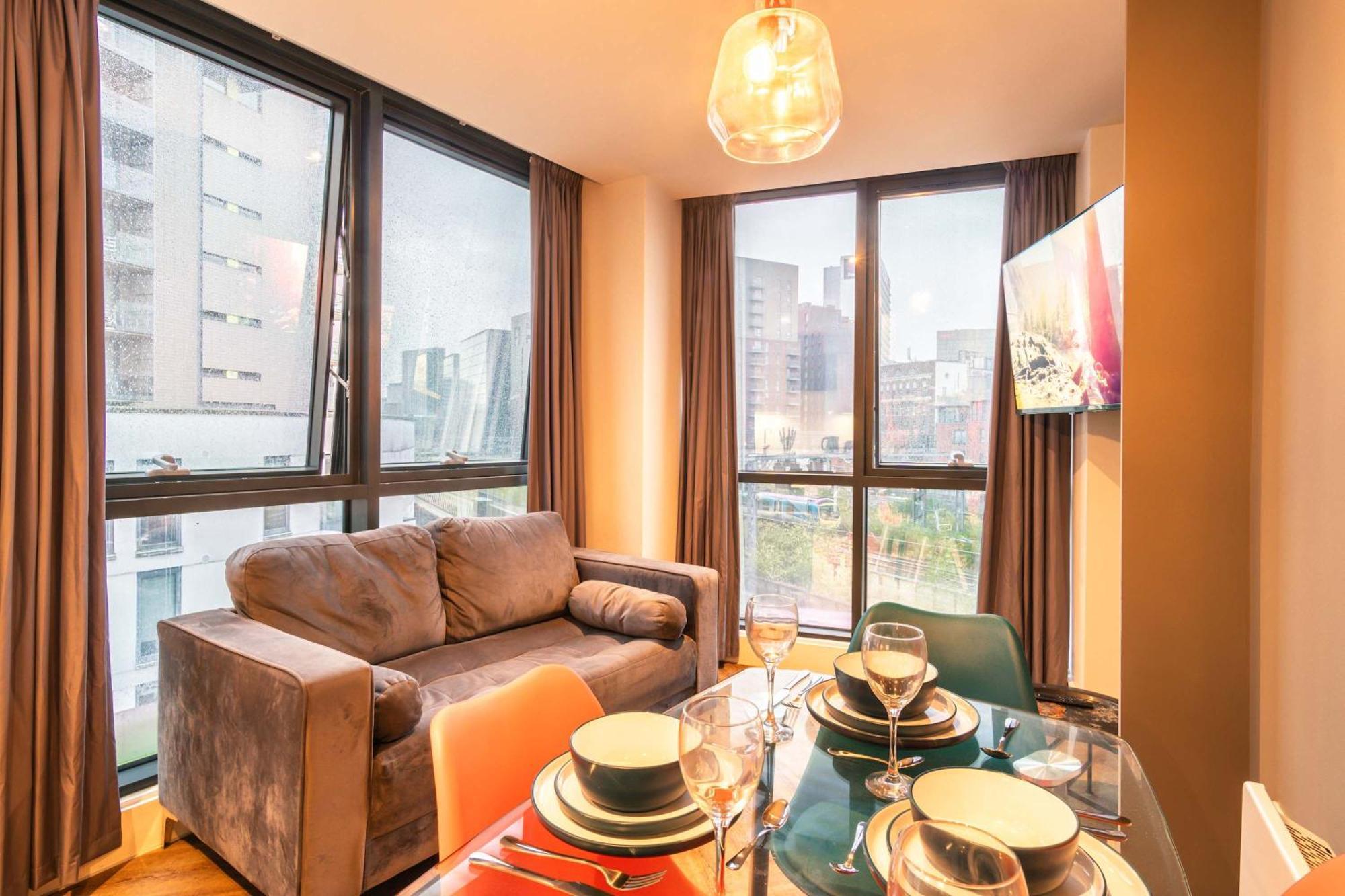 Fabulous 2 Bedroom In Centre *