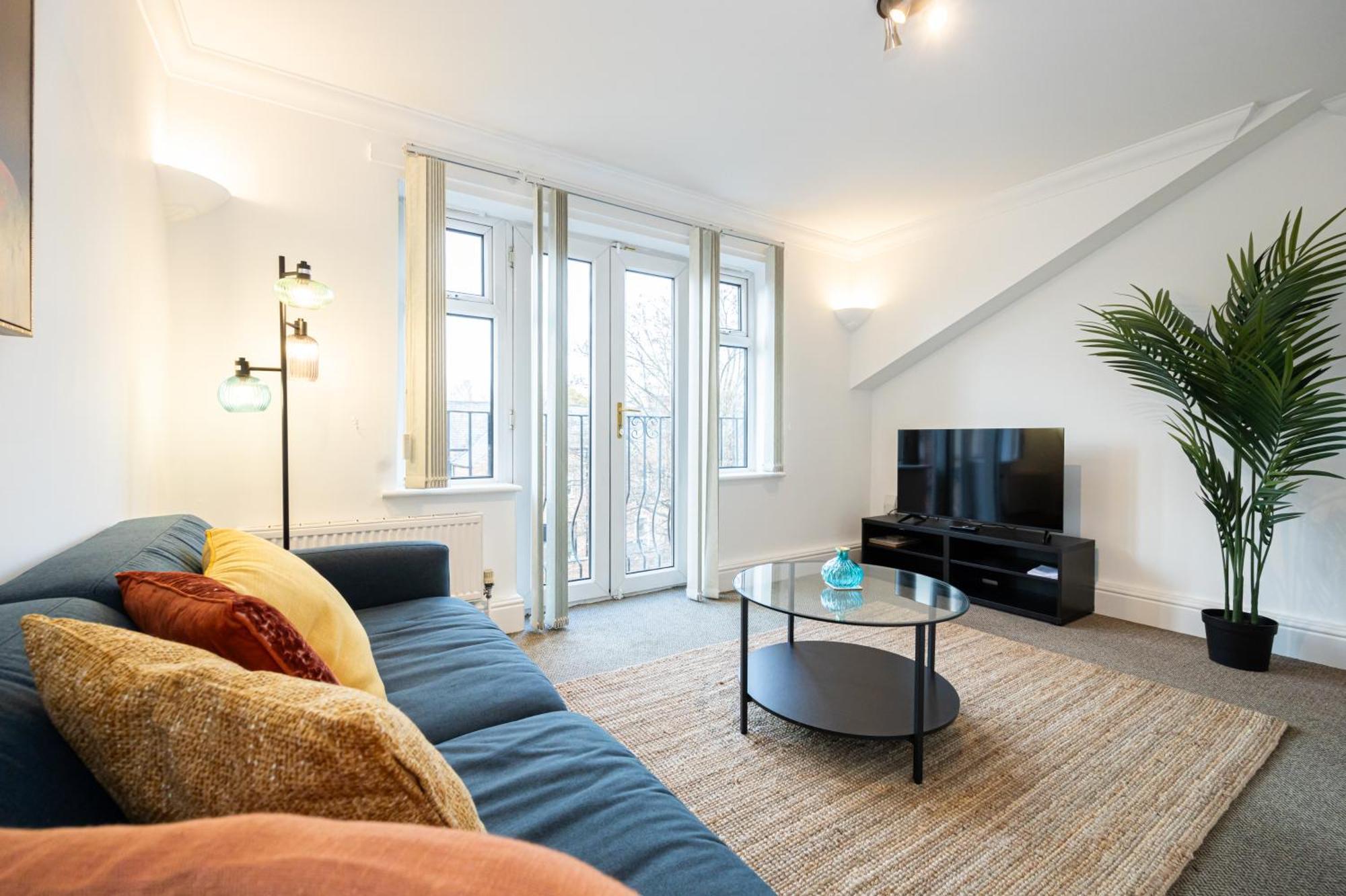 Apartment The Burton- Free Gated Parking