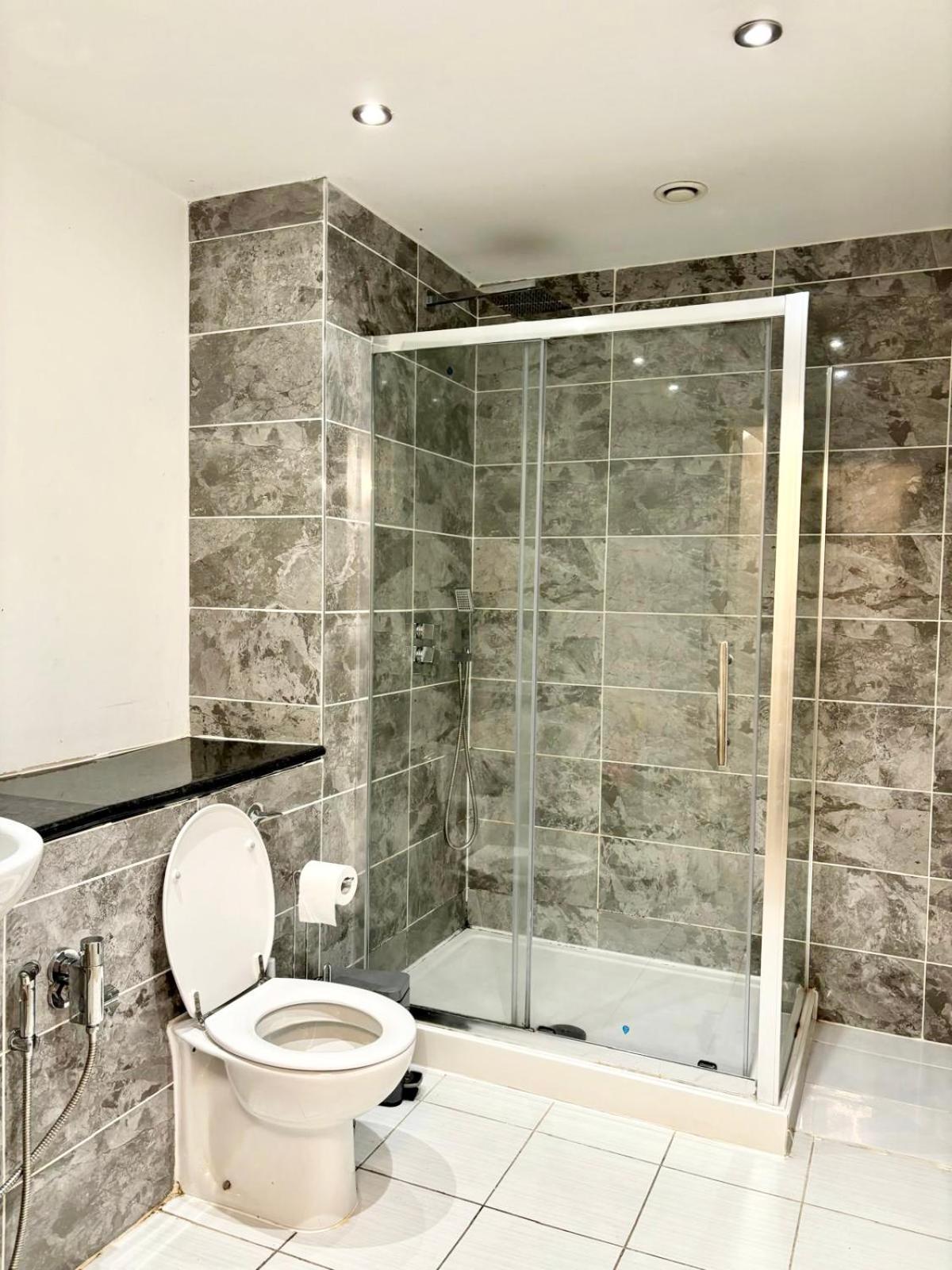 Apartment Entire 2 Bed Cosy City Centre *