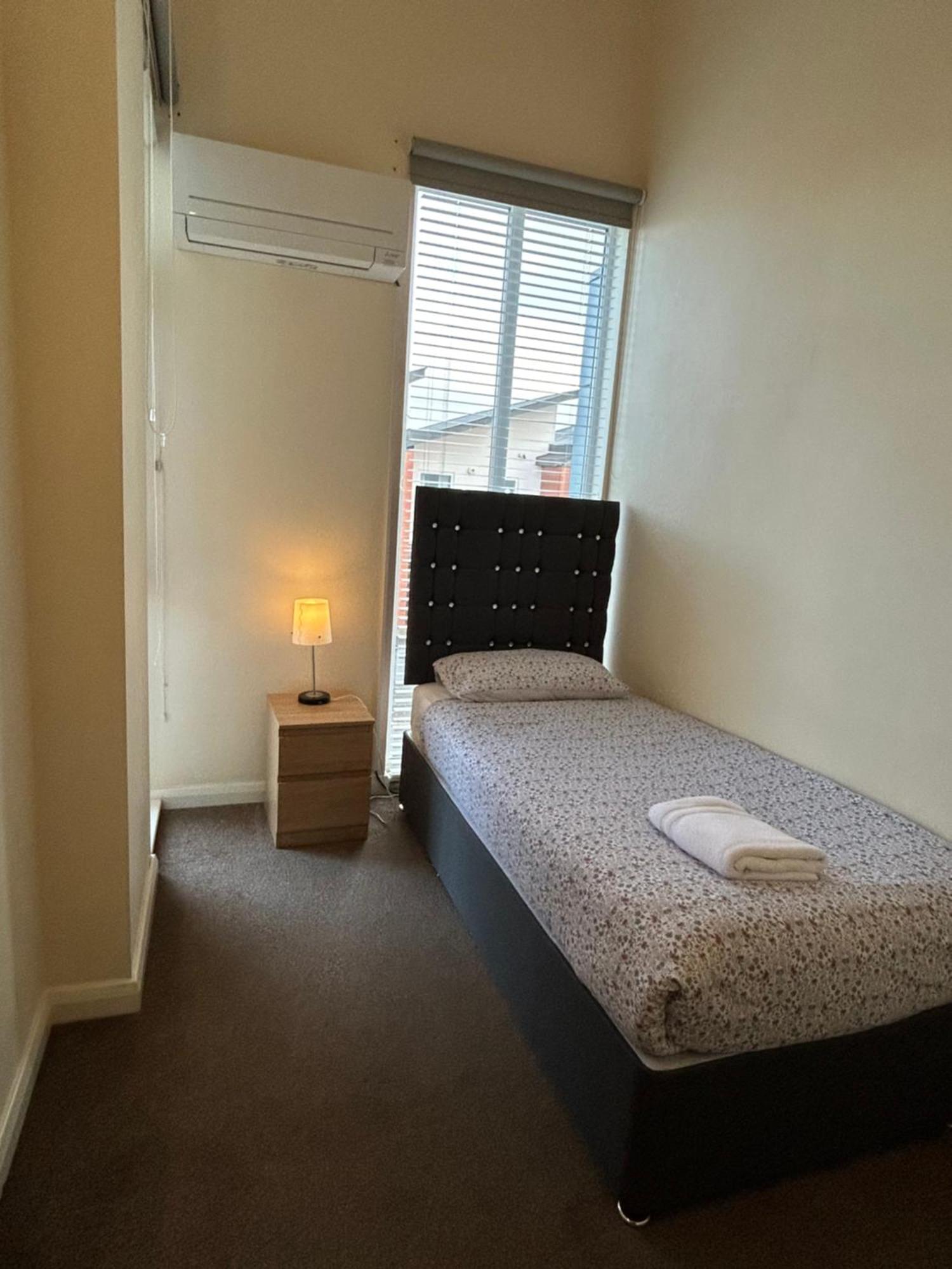 Great House + Air Conditioning + Free Car Parking Holiday home *