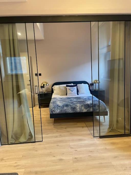 Swanky Stylish Space Apartment