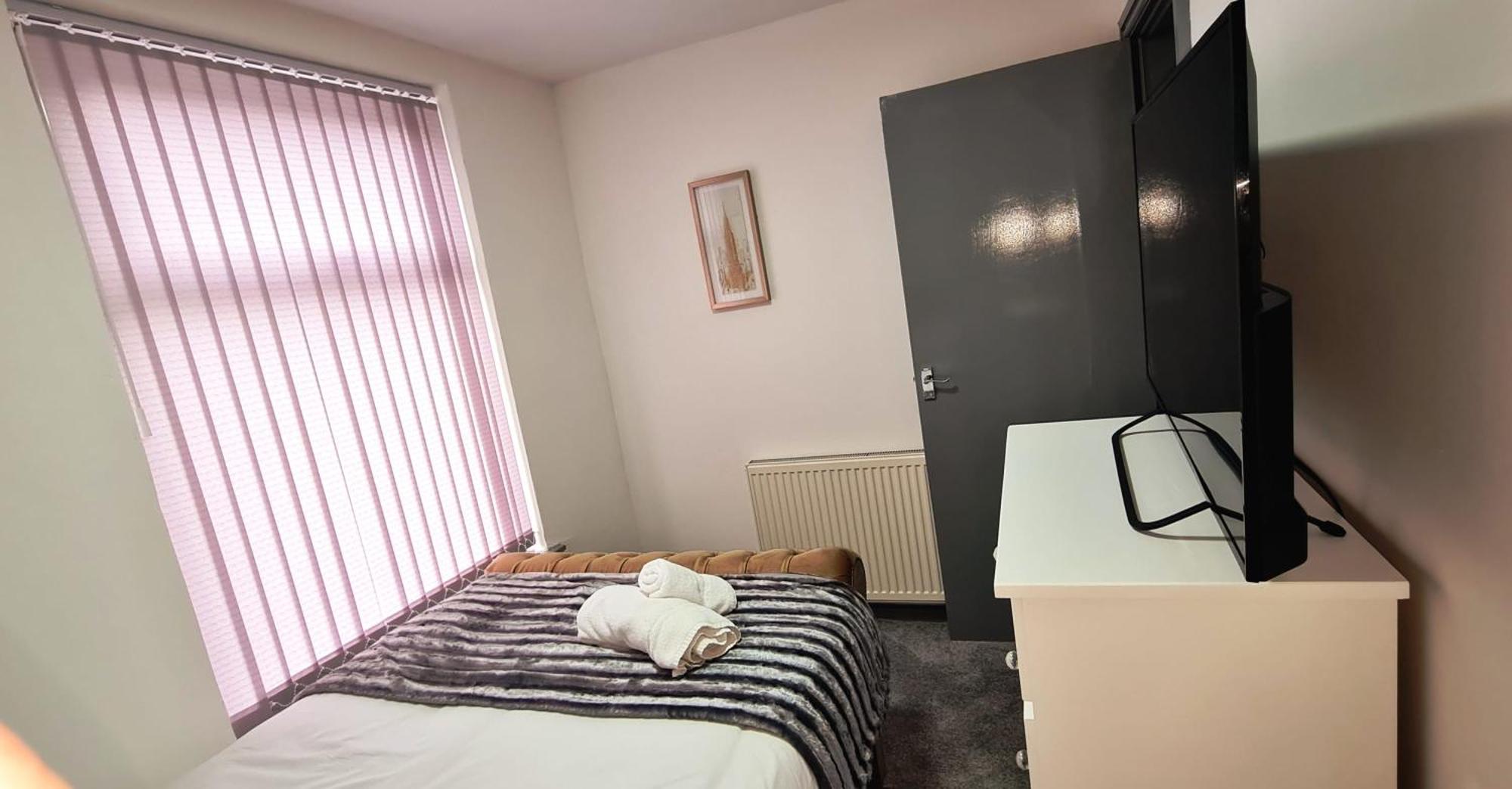 Large Victorian House 15 Minutes From Centre * Manchester