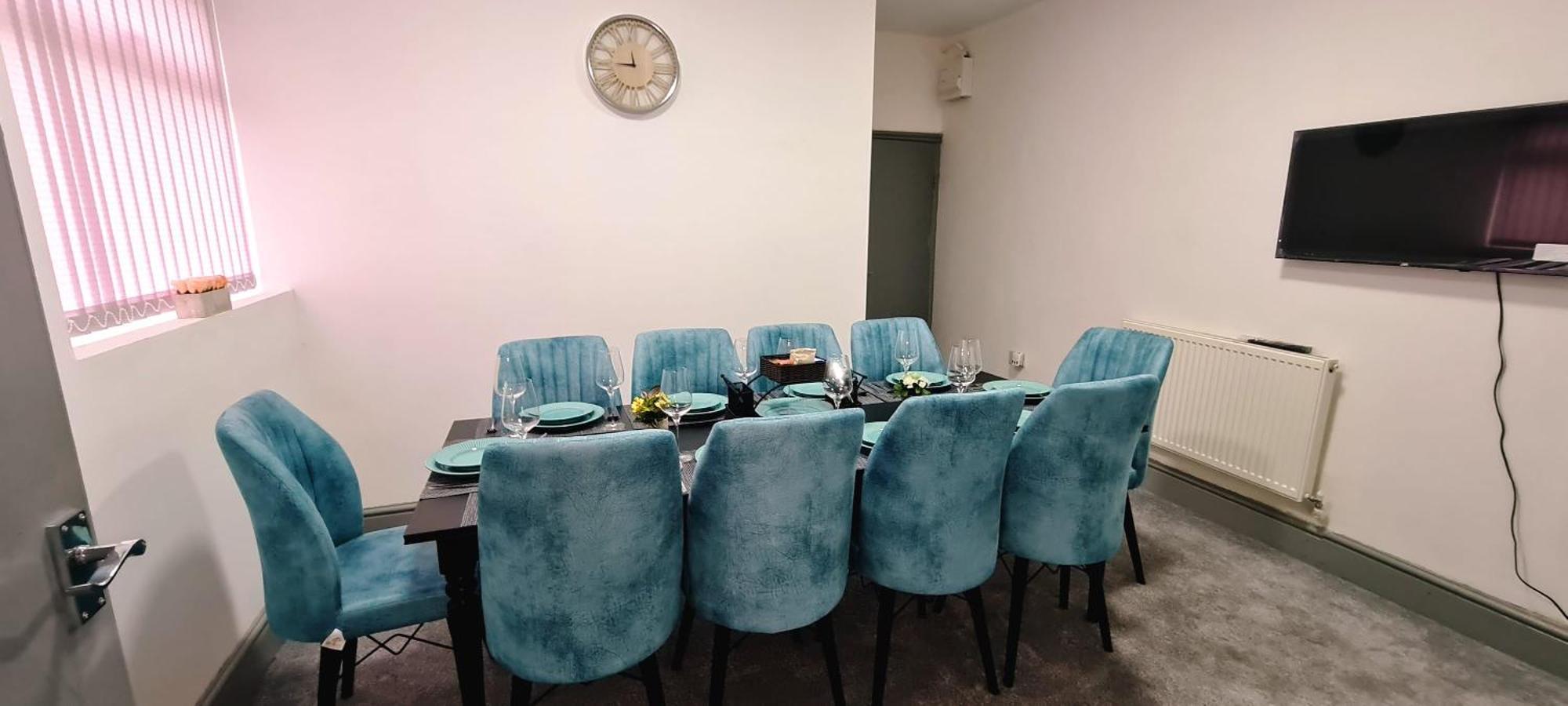 Large Victorian House 15 Minutes From Centre *