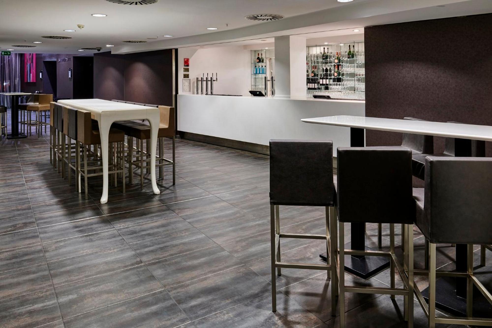 Hotel Crowne Plaza Centre By Ihg 4*