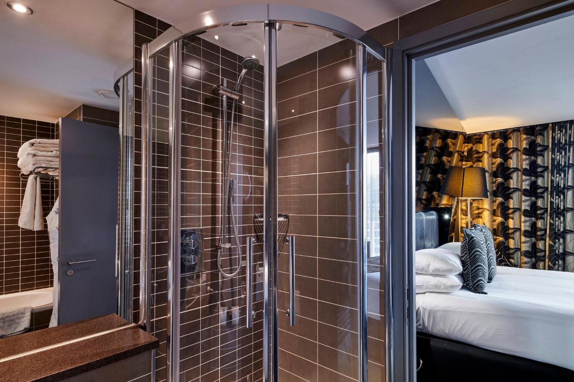 Crowne Plaza Centre By Ihg Hotel 4*
