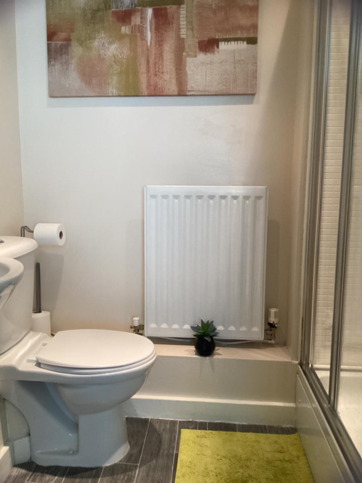 Modern 2 Bed, 2 Bath Near Etihad Stadium And Coop Live *