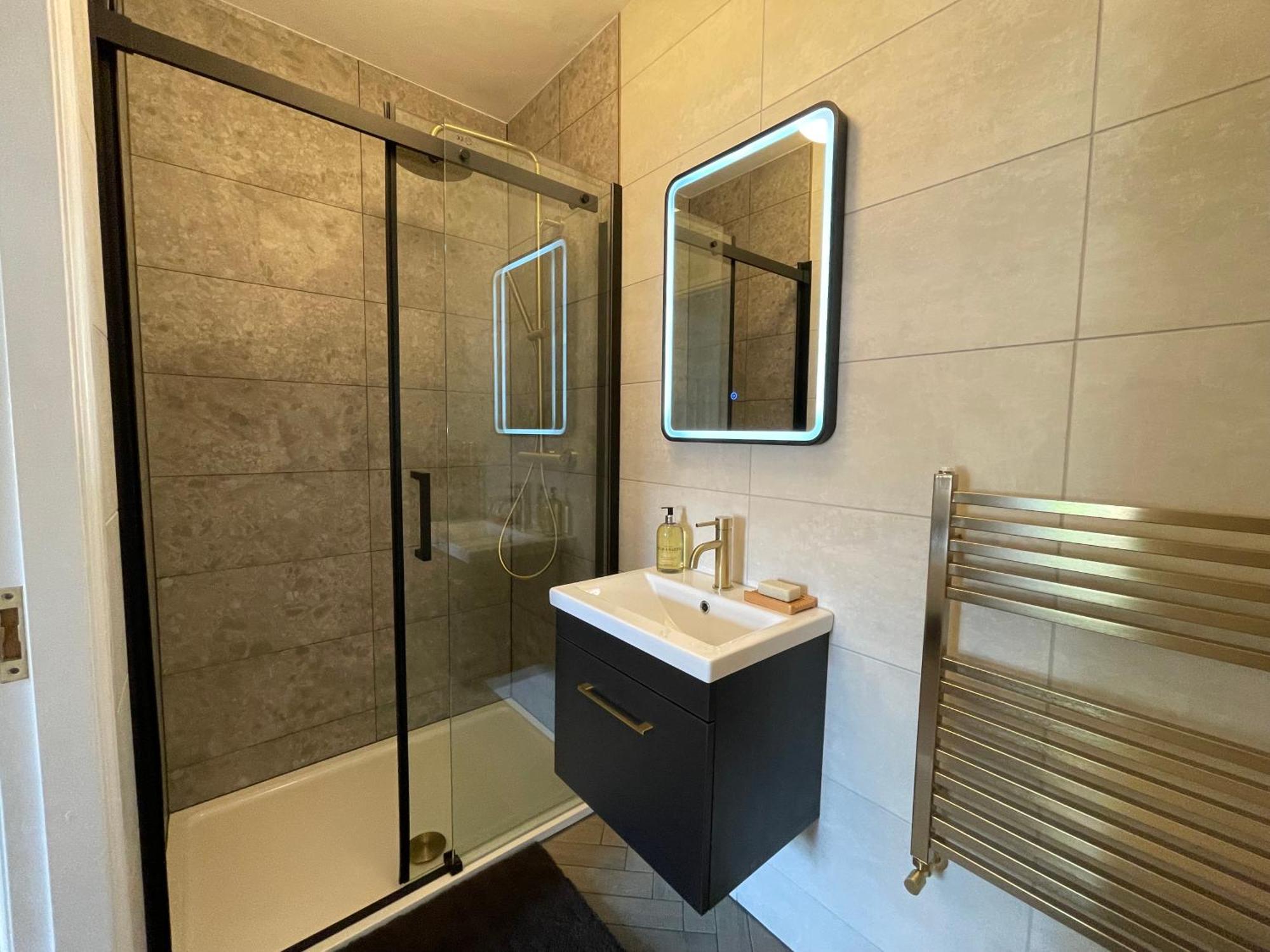 Cozy Hideaway With 2 Bedrooms Manchester