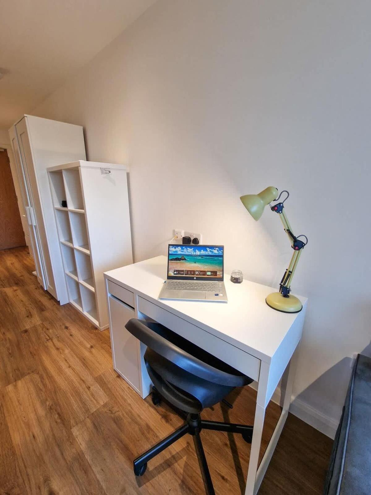 Lovely Salford Flat By Superhost Apartment