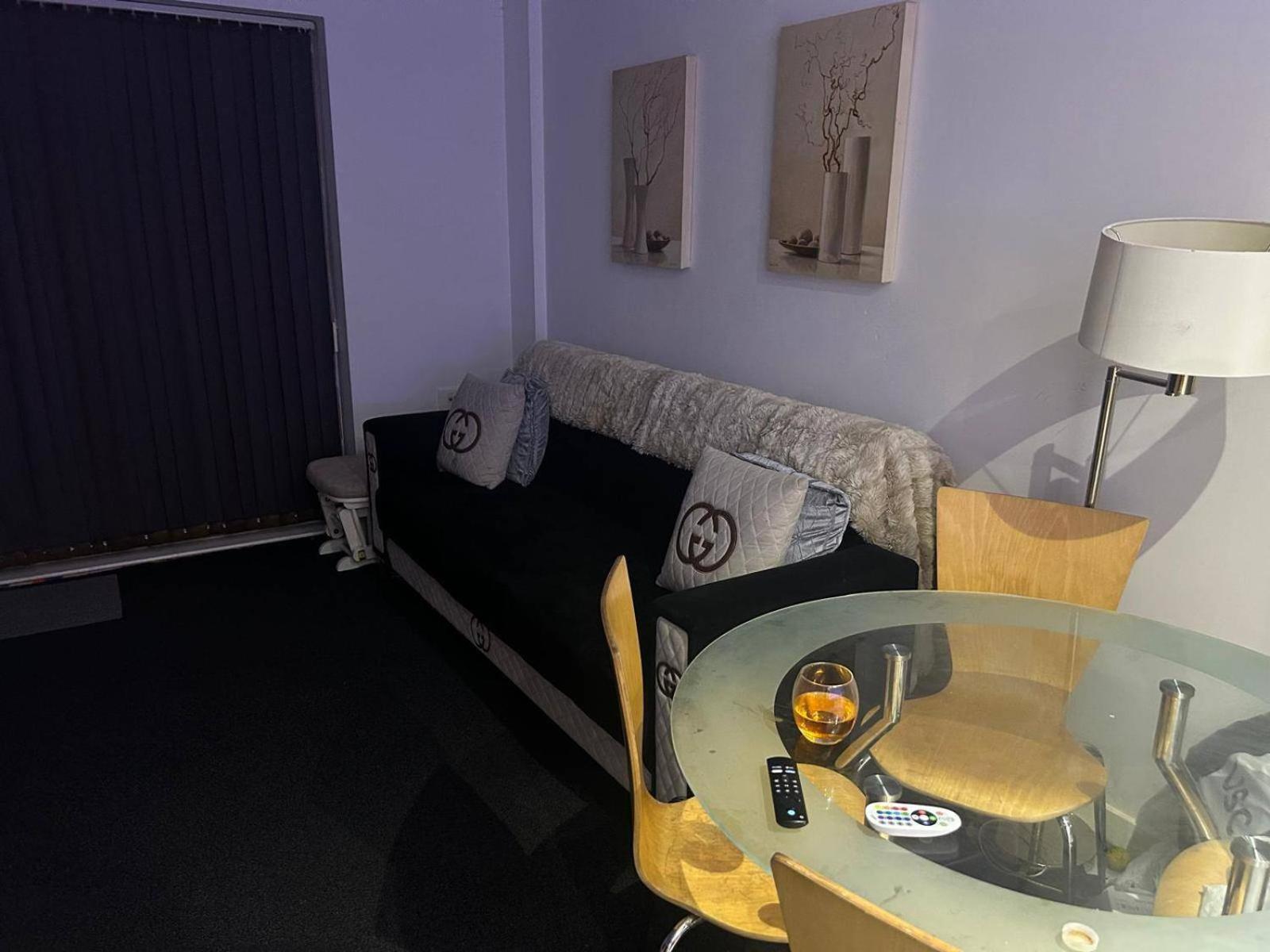 Cozy 5 Min Walk From Arena