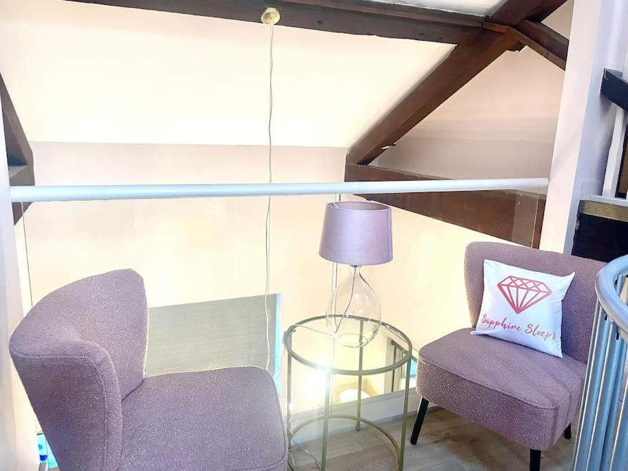 Pretty Pink Posh Penthouse Apartment Manchester