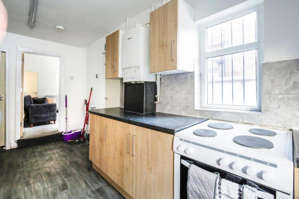 Holiday home 4 Bedroom House, Great Location! Manchester