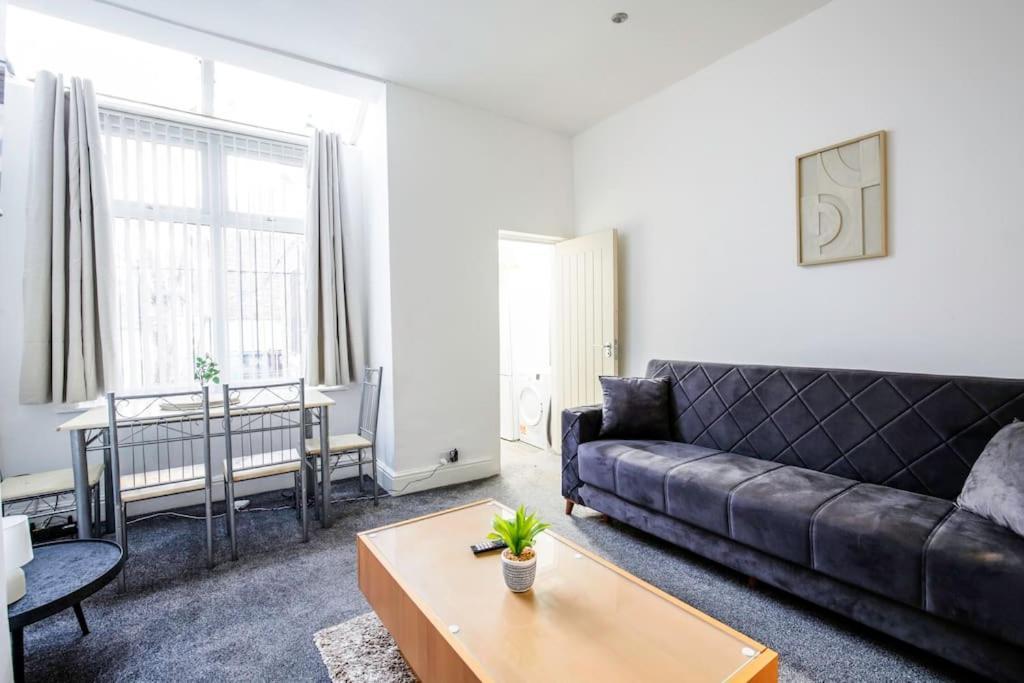 Holiday home 4 Bedroom House, Great Location! Manchester