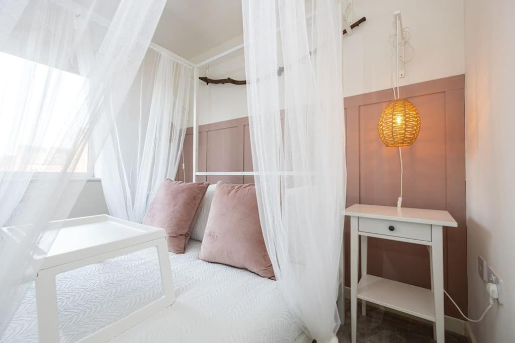 Trox - Cosy Vibes - Free Parking - Zero Fuss Apartment