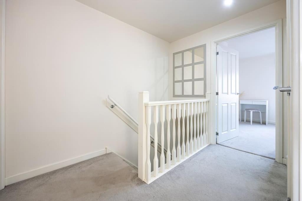 Trox - Cosy Vibes - Free Parking - Zero Fuss Apartment