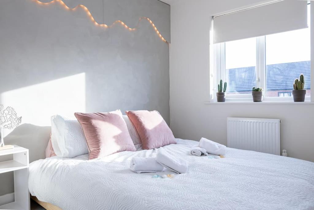 Apartment Trox - Cosy Vibes - Free Parking - Zero Fuss Manchester
