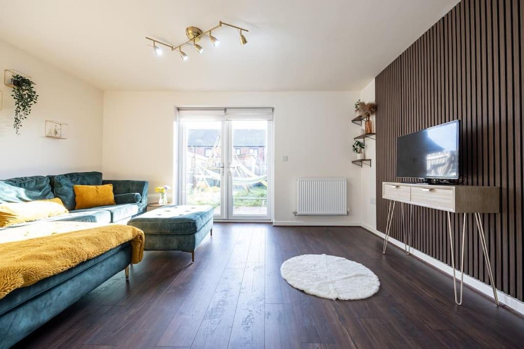 Trox - Cosy Vibes - Free Parking - Zero Fuss Apartment Manchester
