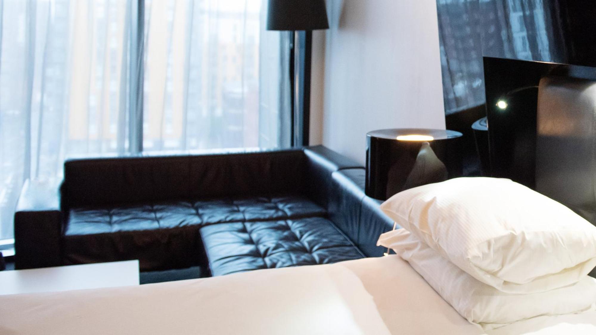Hotel Crowne Plaza Centre By Ihg 4*