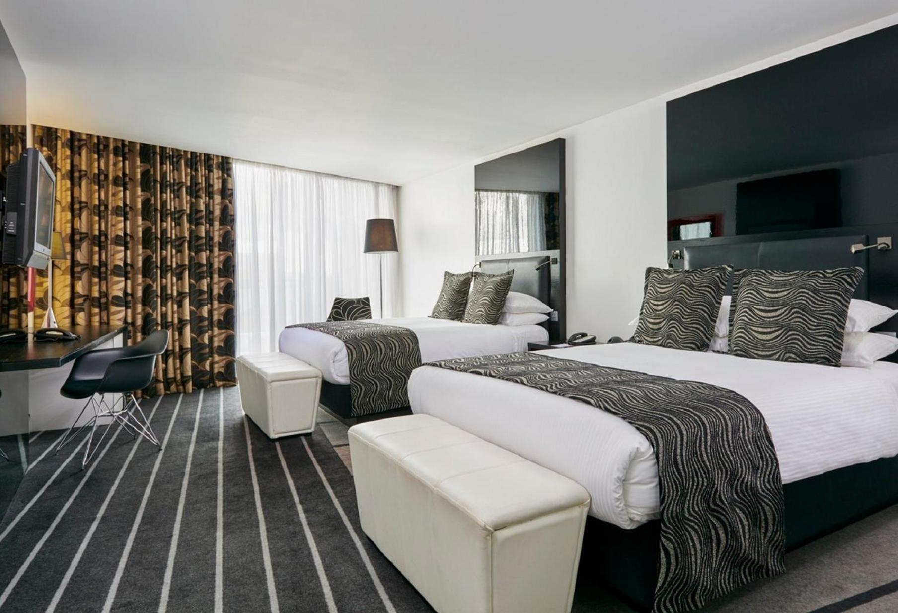 Crowne Plaza Centre By Ihg Hotel