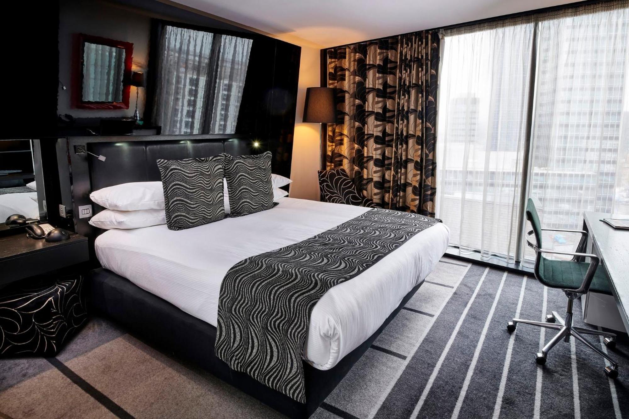Crowne Plaza Centre By Ihg Hotel