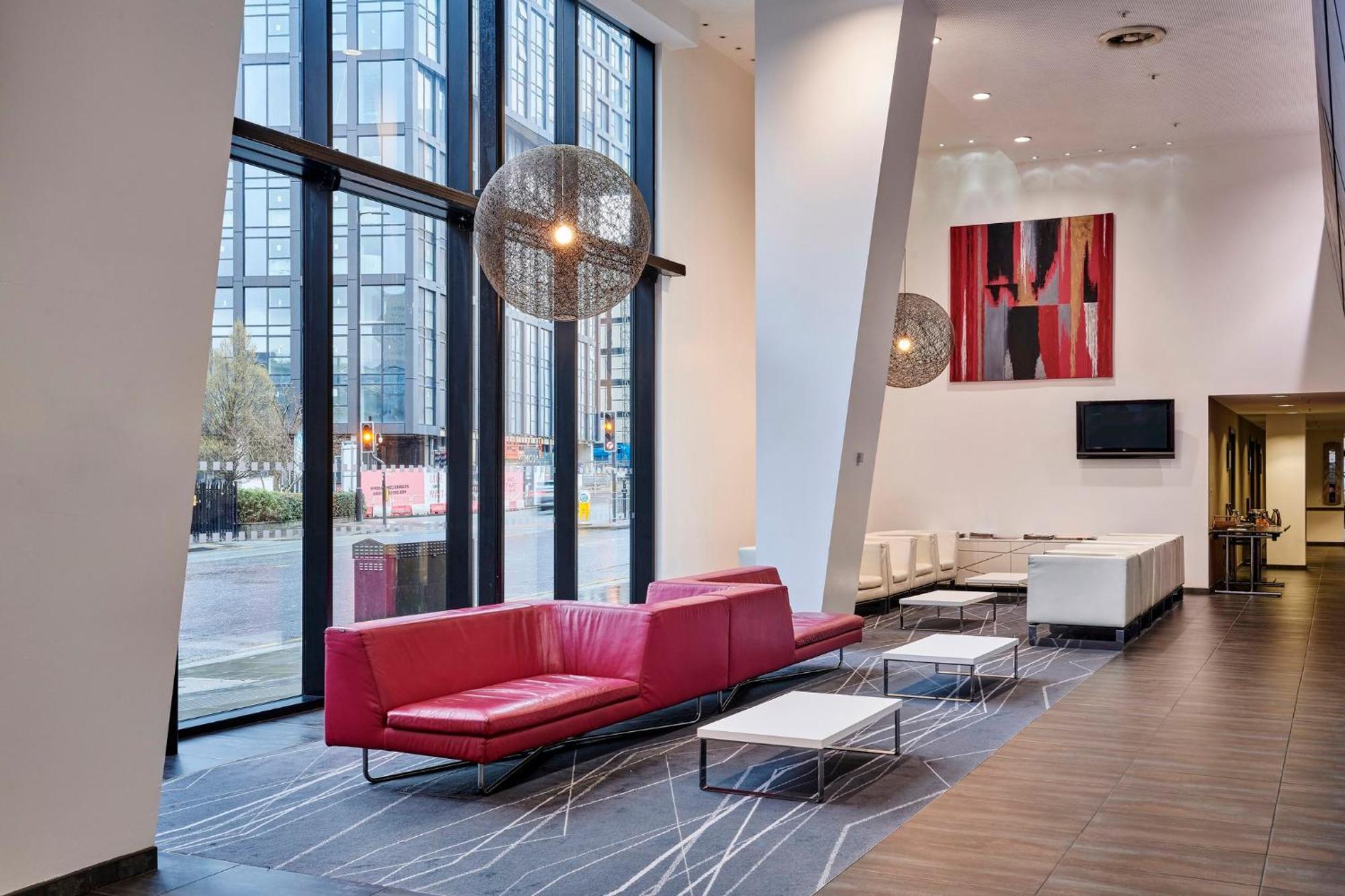 Hotel Crowne Plaza Centre By Ihg 4*