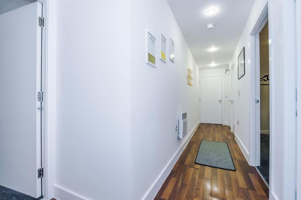 Apartment Spacious Deansgate Apartment, Free Park, Sleeps 8 *