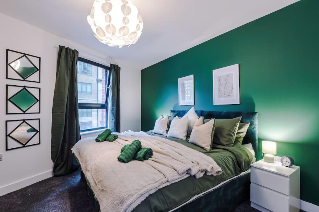 Spacious Deansgate Apartment, Free Park, Sleeps 8 Apartment Manchester