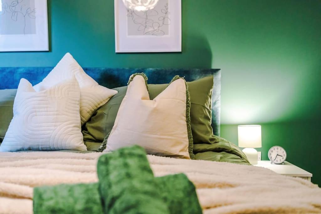 Apartment Spacious Deansgate Apartment, Free Park, Sleeps 8 *