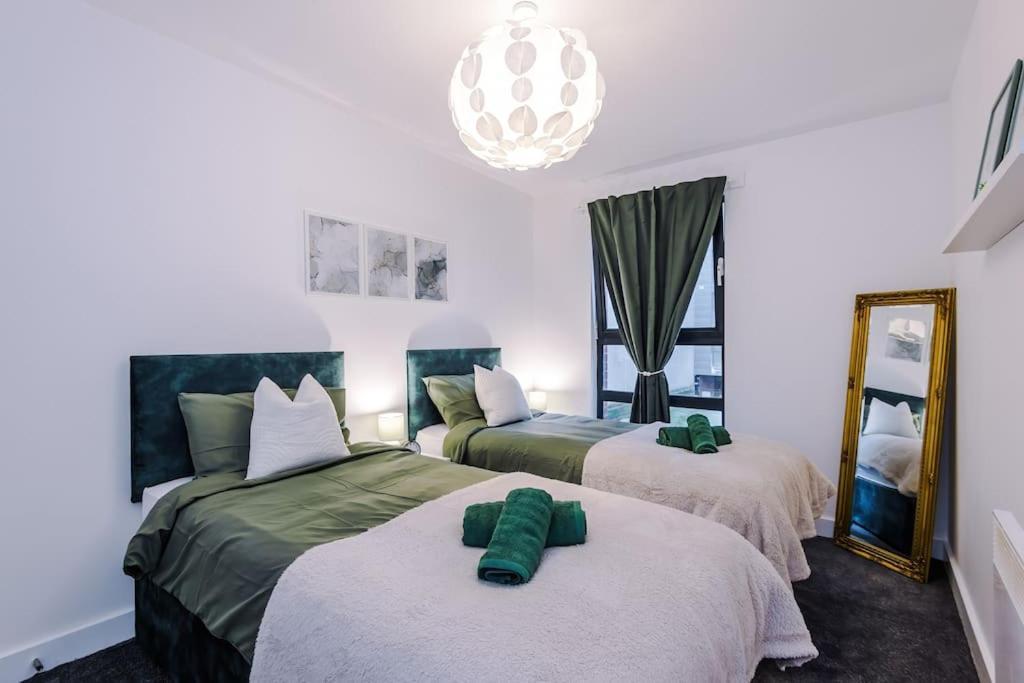 Apartment Spacious Deansgate Apartment, Free Park, Sleeps 8 Manchester