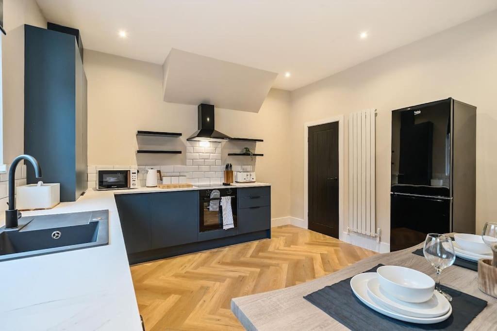 Cosy & Modern Near Coop Live, Centre & Etihad - Perfect For Leisure & Contractor Guests - Free Parking!