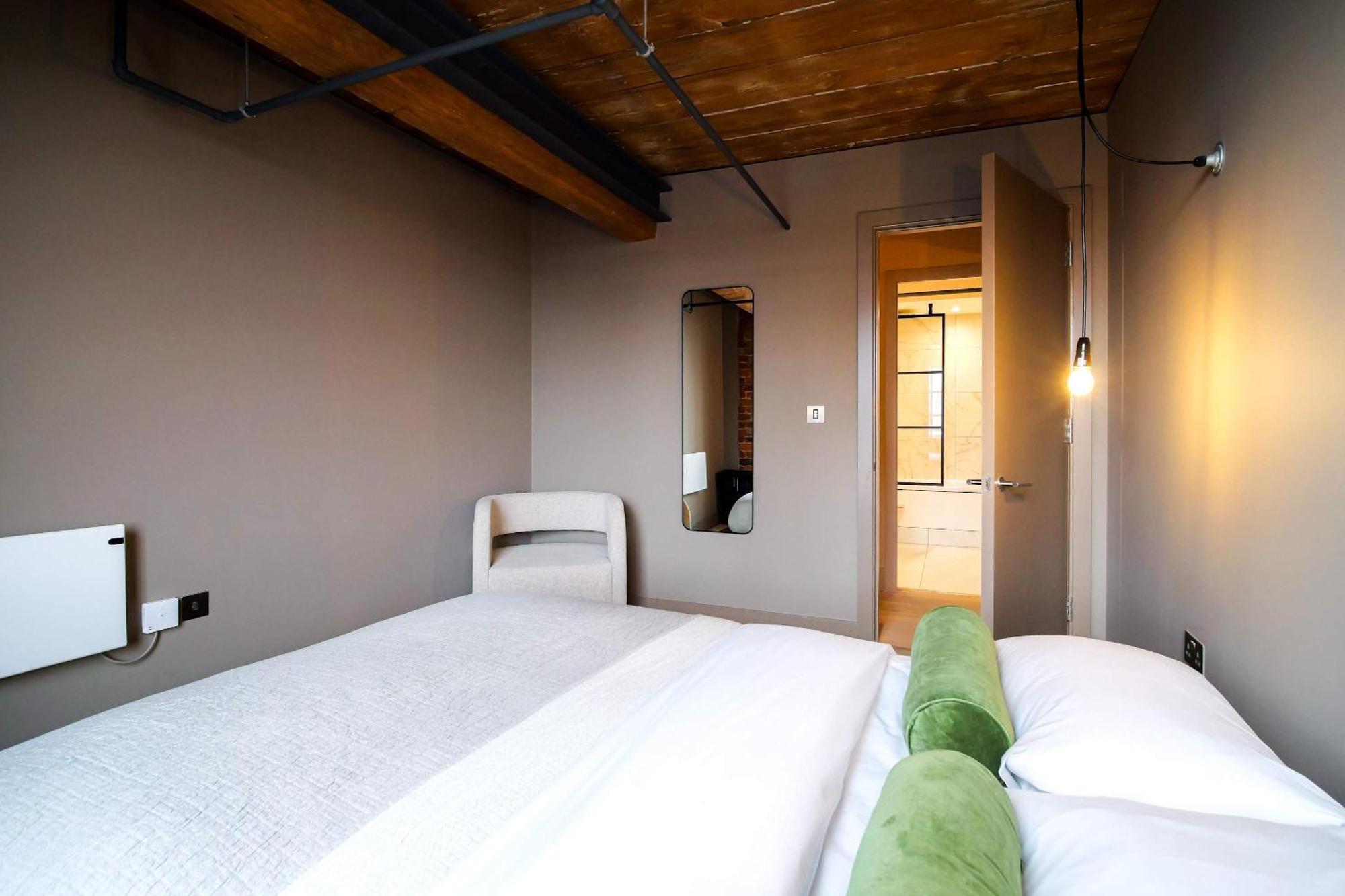 Hangar By The Heim Residences *