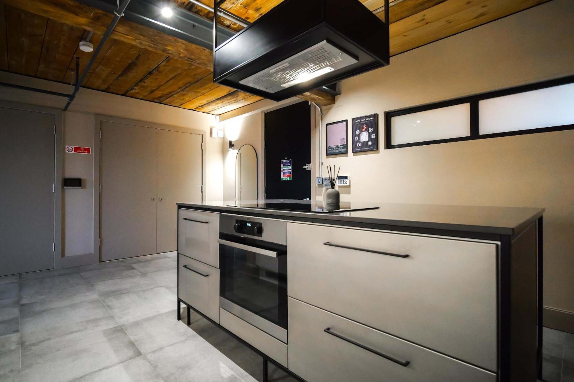 Apartment Hangar By The Heim Residences