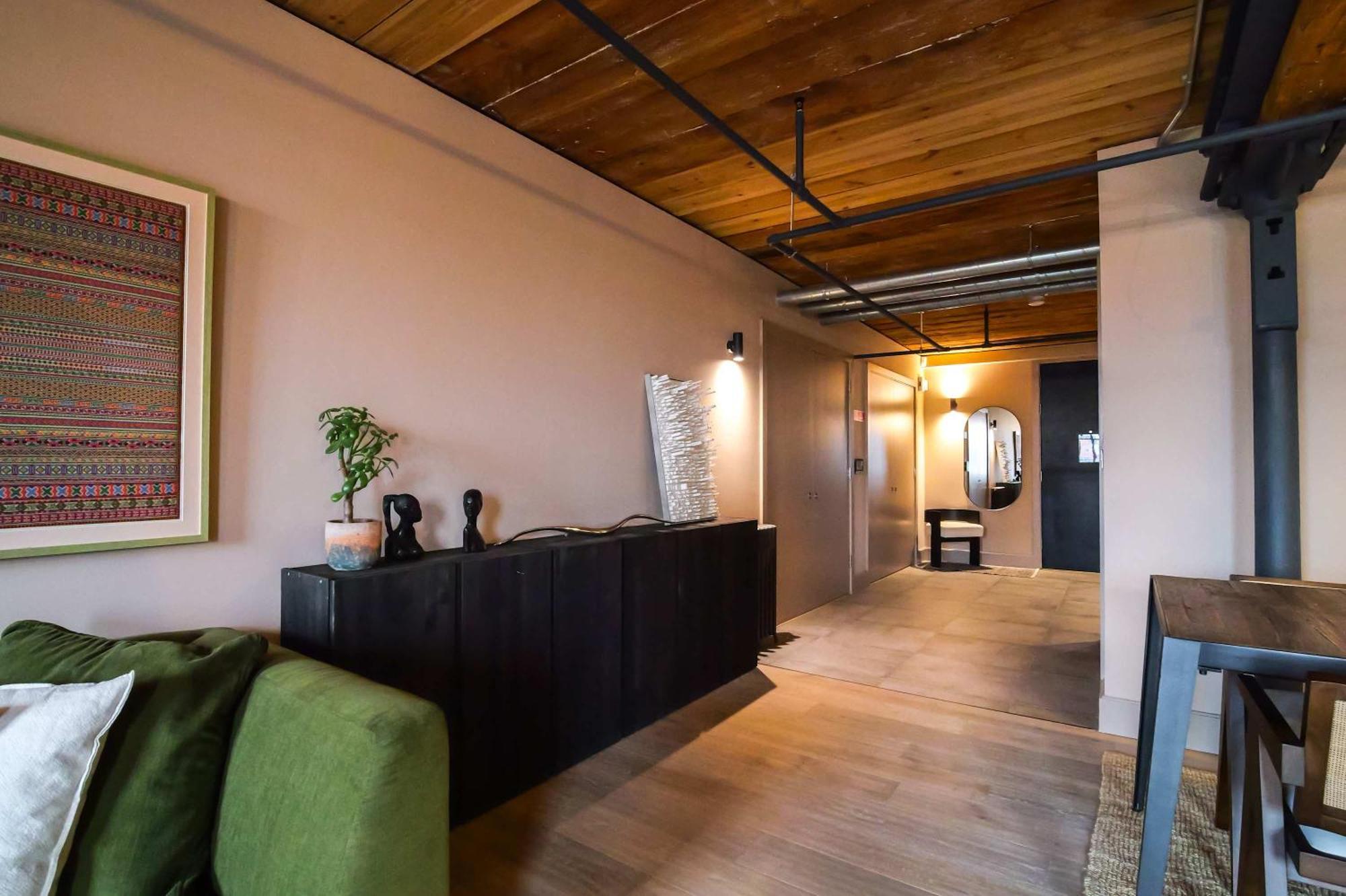 Apartment Hangar By The Heim Residences