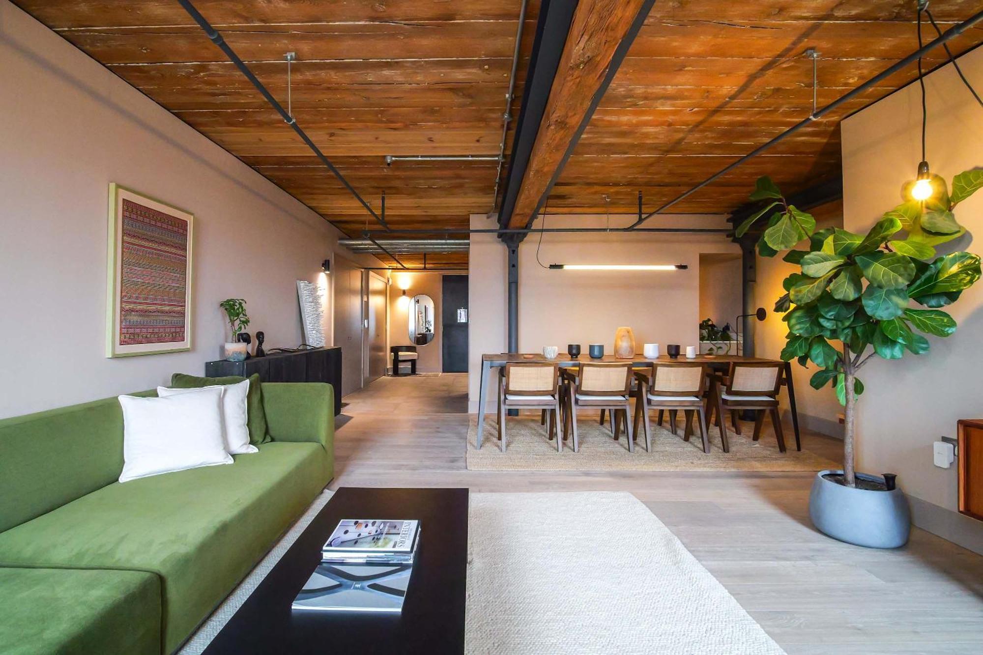 Hangar By The Heim Residences Apartment *