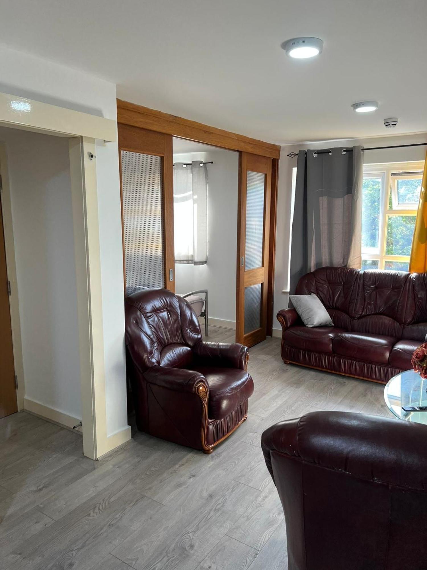 1 Bedroom Apartment *