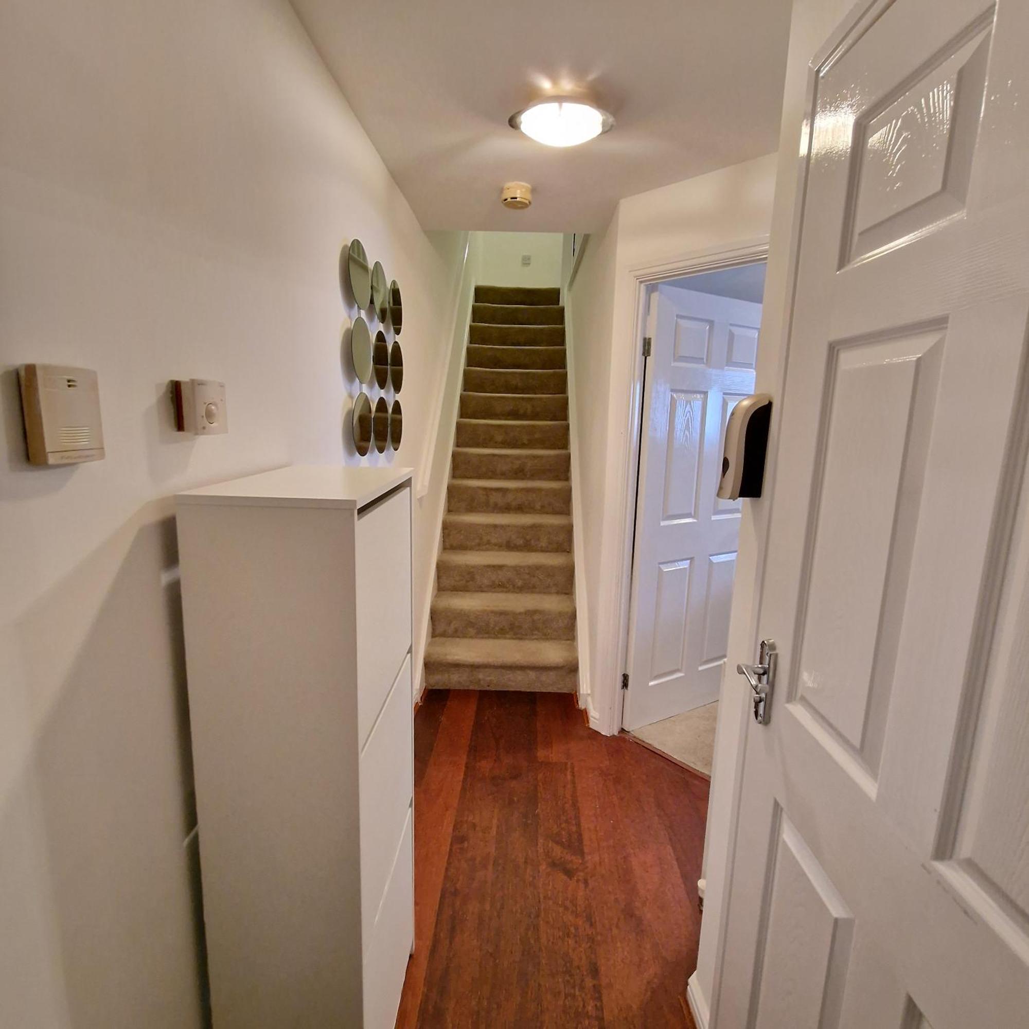 Stylish Family & Pet-friendly 3br House In