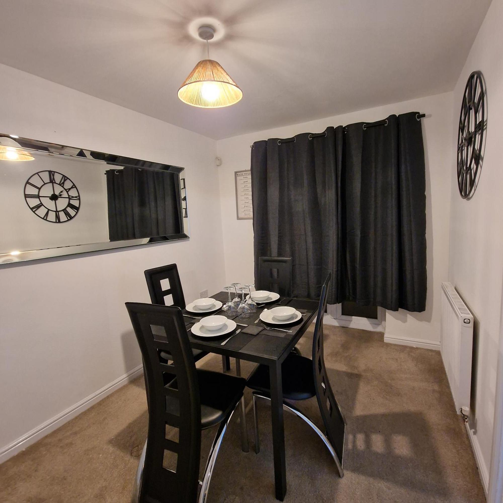 Stylish Family & Pet-friendly 3br House In * Manchester