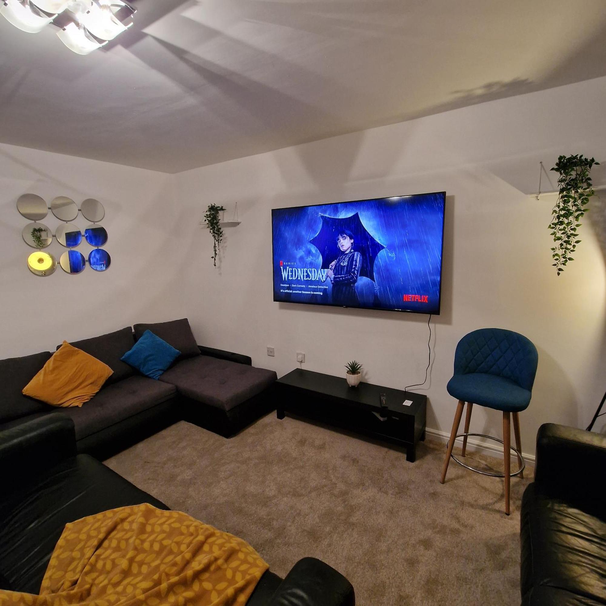 Apartment Stylish Family & Pet-friendly 3br House In *