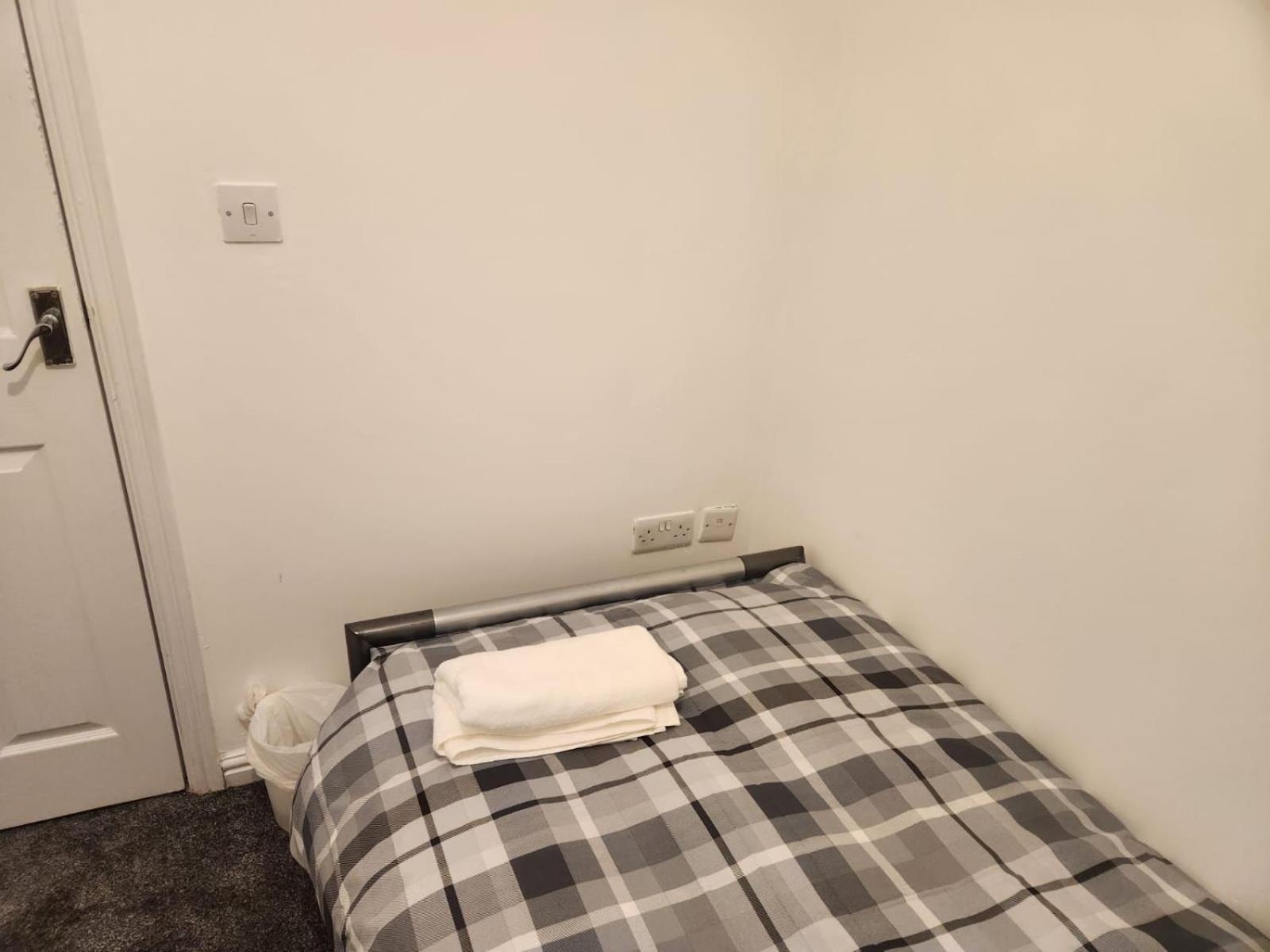 Westbury Garden Homestay *