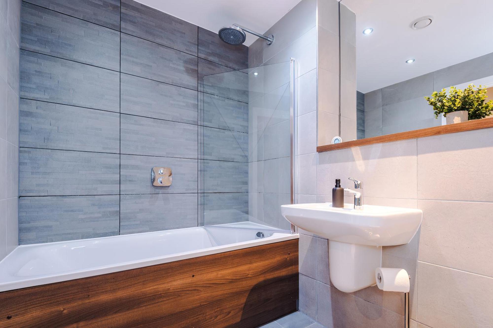 Apartment Sleek In By 53 Degrees Property, Ideal For Couples, Amazing Location!