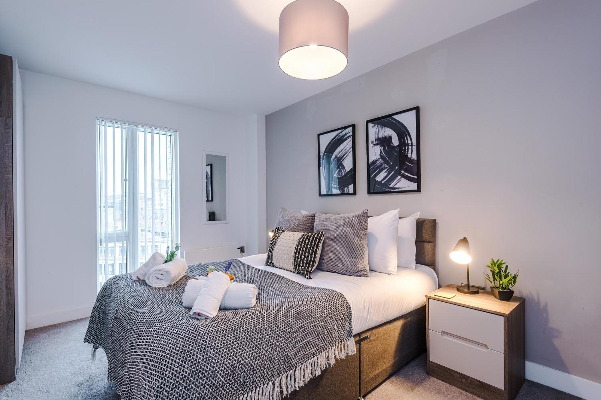 Sleek In By 53 Degrees Property, Ideal For Couples, Amazing Location! *
