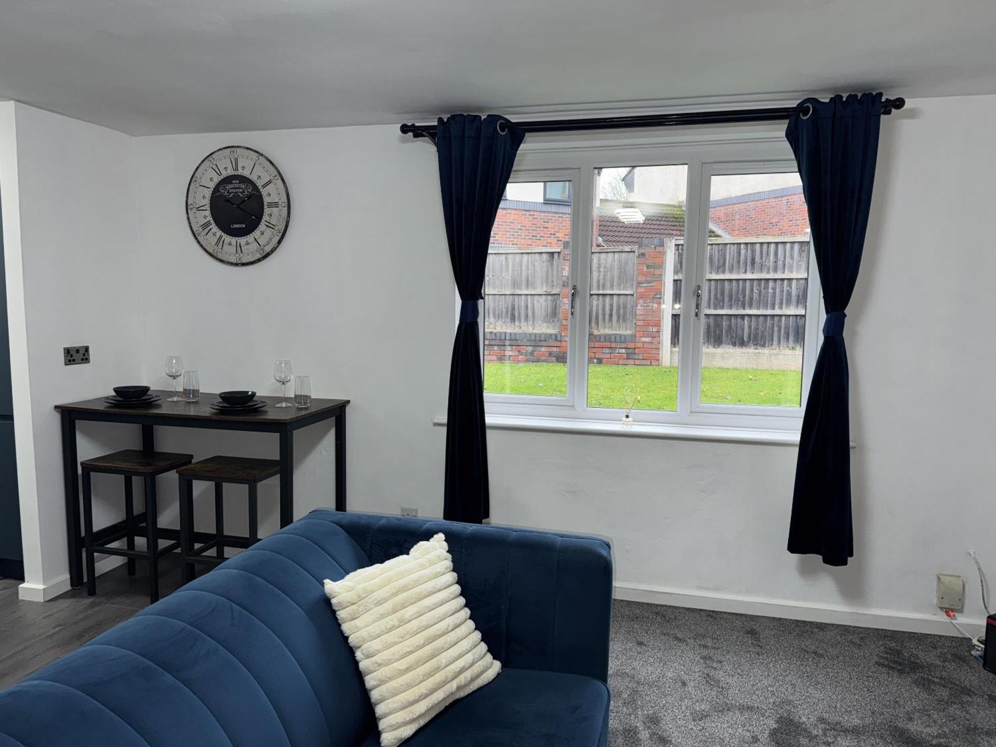 Cosy 2 Double Bedroom In Ancoats 7 Minutes From Coop Live, Etihad Stadium & Centre- Parking Available Apartment