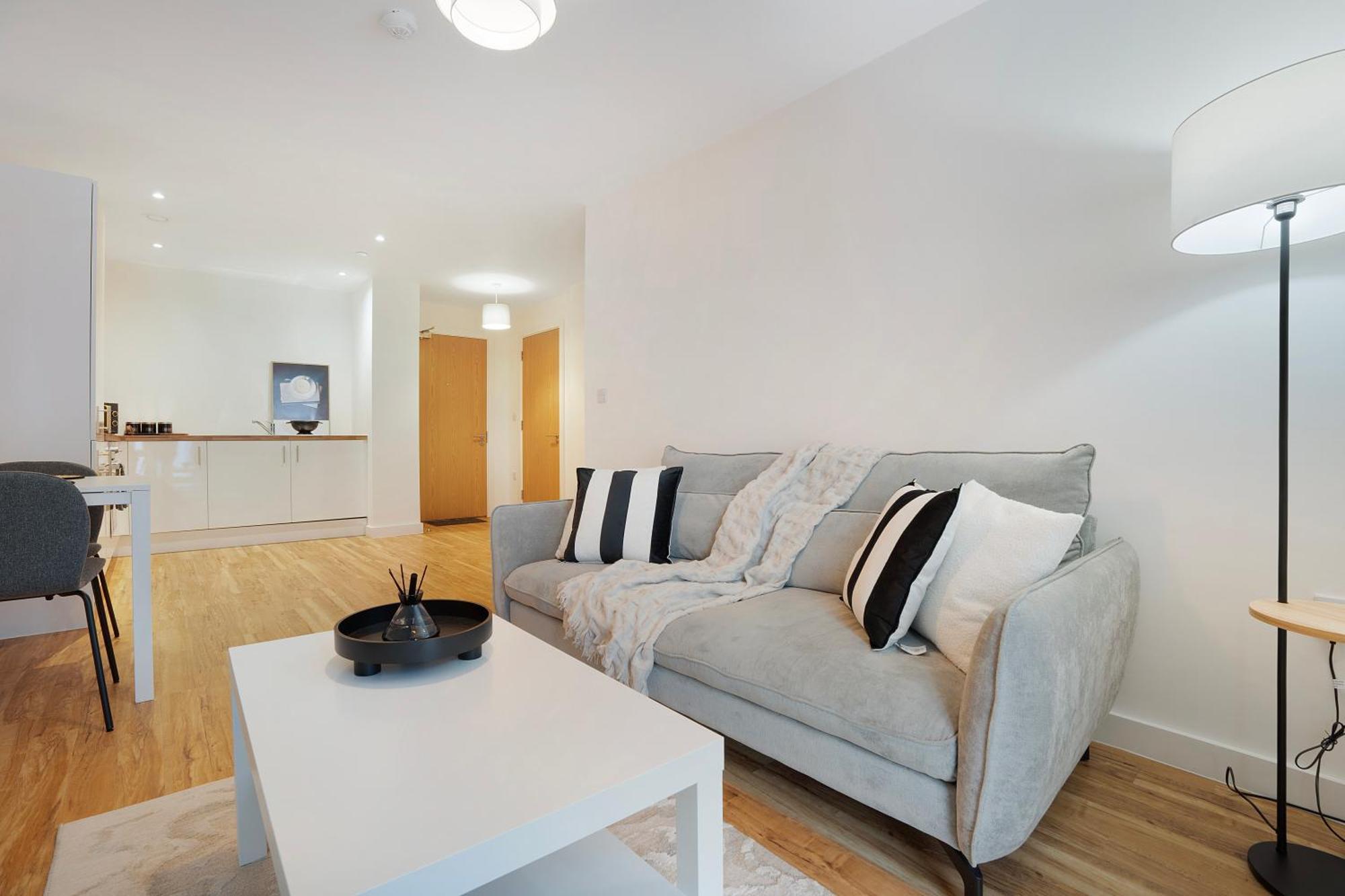 New! 1br In Media Free Wifi Apartment Manchester